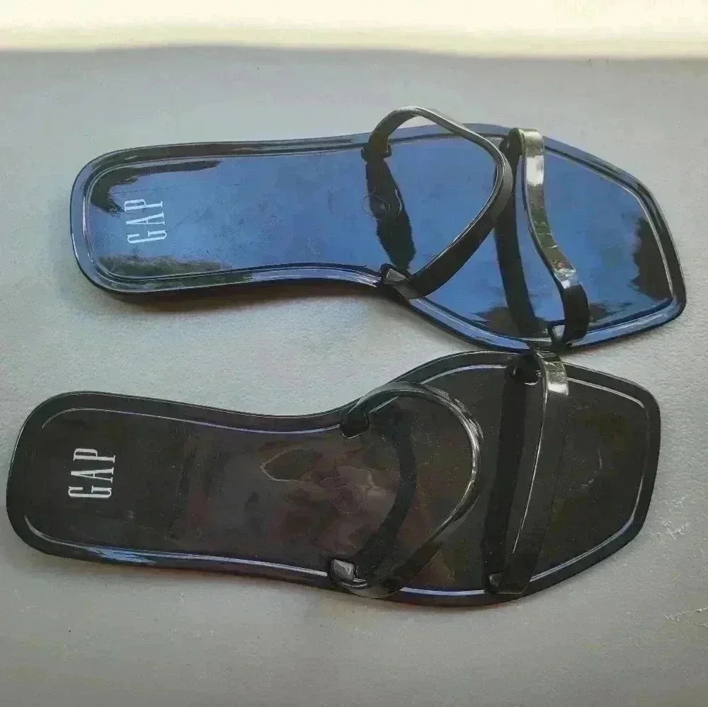 Gap black